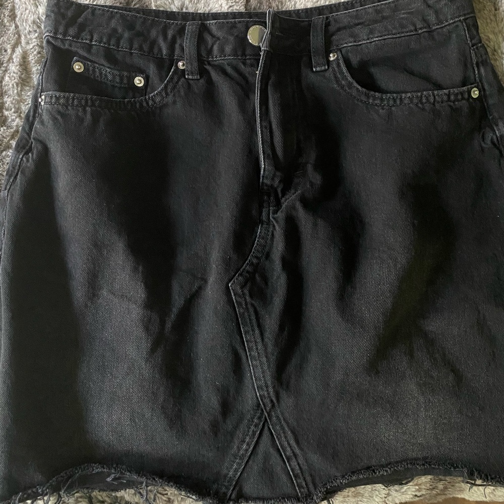 H&m black denim skirt